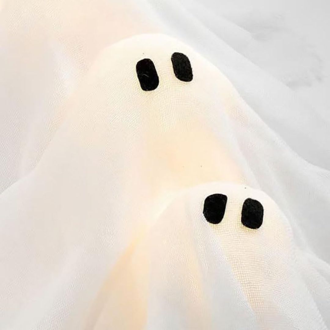Light-Up Ghost Door Wreath